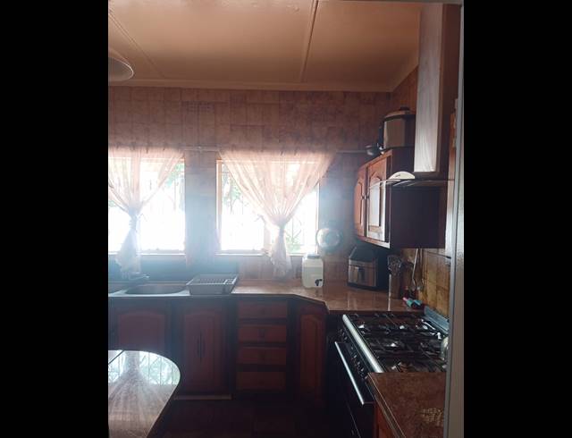 3 BEDROOM HOUSE FOR SALE IN SELCOURT